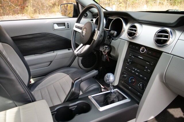 2007 Ford Mustang GT Premium / Manual / 4.6L V8 / LOW MILES! High Point NC