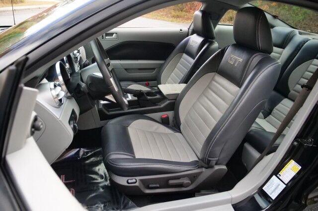 2007 Ford Mustang GT Premium / Manual / 4.6L V8 / LOW MILES! High Point NC