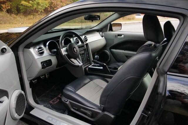 2007 Ford Mustang GT Premium / Manual / 4.6L V8 / LOW MILES! High Point NC