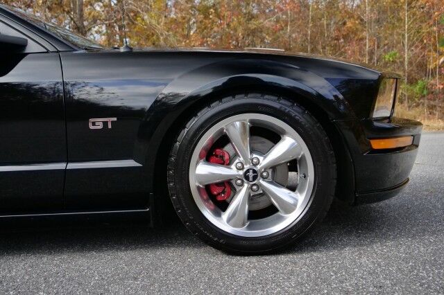 2007 Ford Mustang GT Premium / Manual / 4.6L V8 / LOW MILES! High Point NC