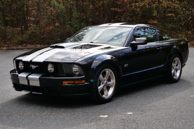 2007 Ford Mustang GT Premium / Manual / 4.6L V8 / LOW MILES! High Point NC