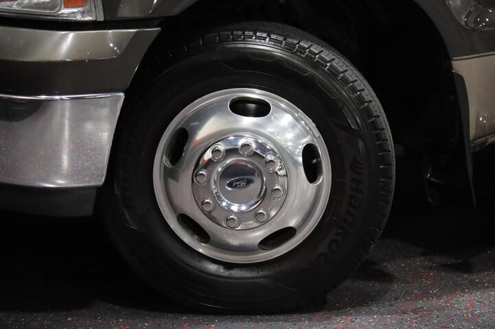 2007 Ford Super Duty F-350 DRW SuperCab 158 Lariat 6.8L V10 Dually 4dr Truck Chicago IL