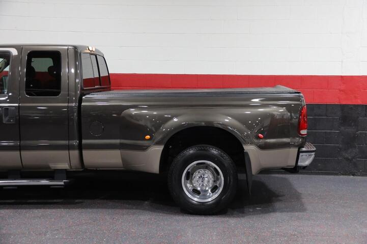 2007 Ford Super Duty F-350 DRW SuperCab 158 Lariat 6.8L V10 Dually 4dr Truck Chicago IL