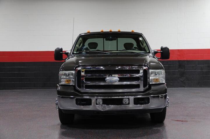 2007 Ford Super Duty F-350 DRW SuperCab 158 Lariat 6.8L V10 Dually 4dr Truck Chicago IL