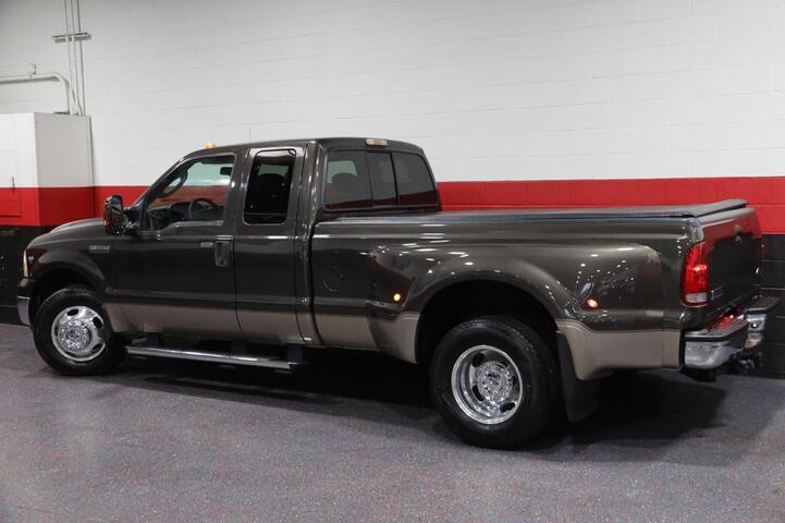 2007 Ford Super Duty F-350 DRW SuperCab 158 Lariat 6.8L V10 Dually 4dr Truck Chicago IL