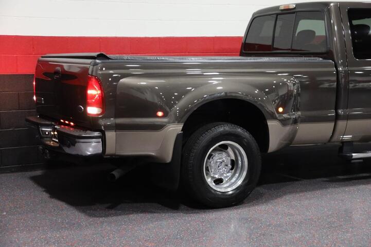 2007 Ford Super Duty F-350 DRW SuperCab 158 Lariat 6.8L V10 Dually 4dr Truck Chicago IL