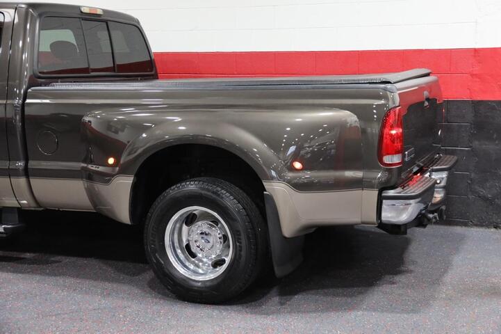 2007 Ford Super Duty F-350 DRW SuperCab 158 Lariat 6.8L V10 Dually 4dr Truck Chicago IL