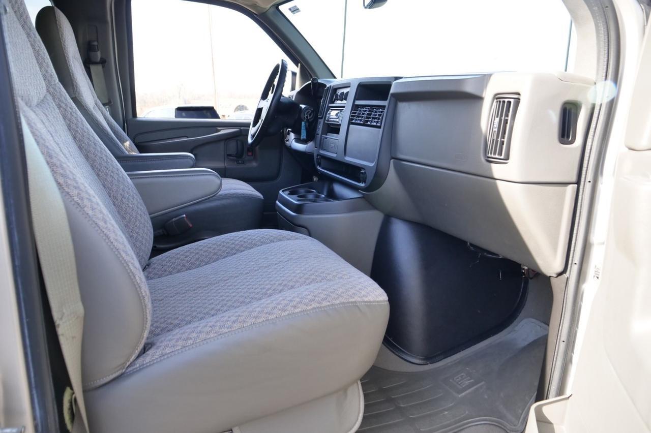 2007 GMC Savana 1500 Passenger Van AWD / 5.3L V8 / Rear AC! Lincolnton NC