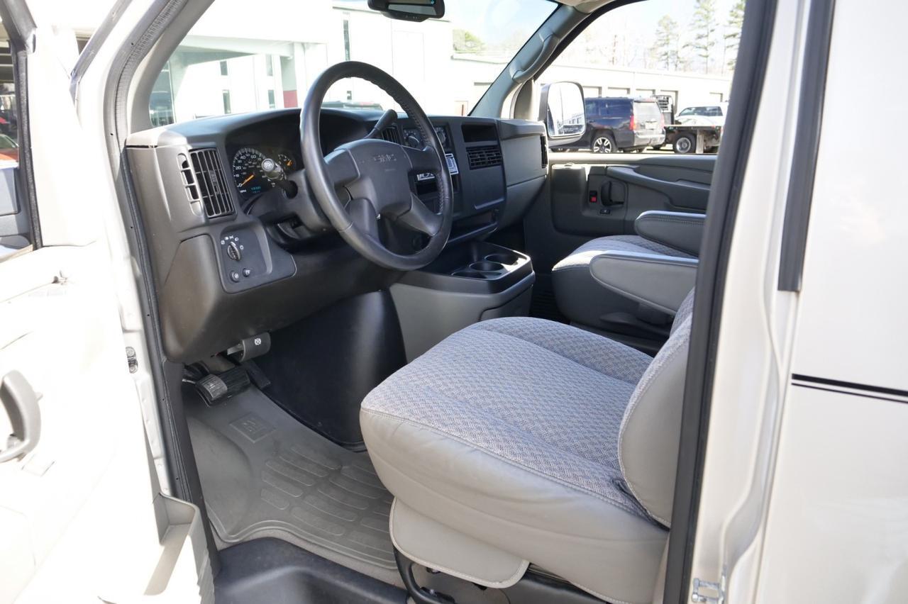 2007 GMC Savana 1500 Passenger Van AWD / 5.3L V8 / Rear AC! Lincolnton NC