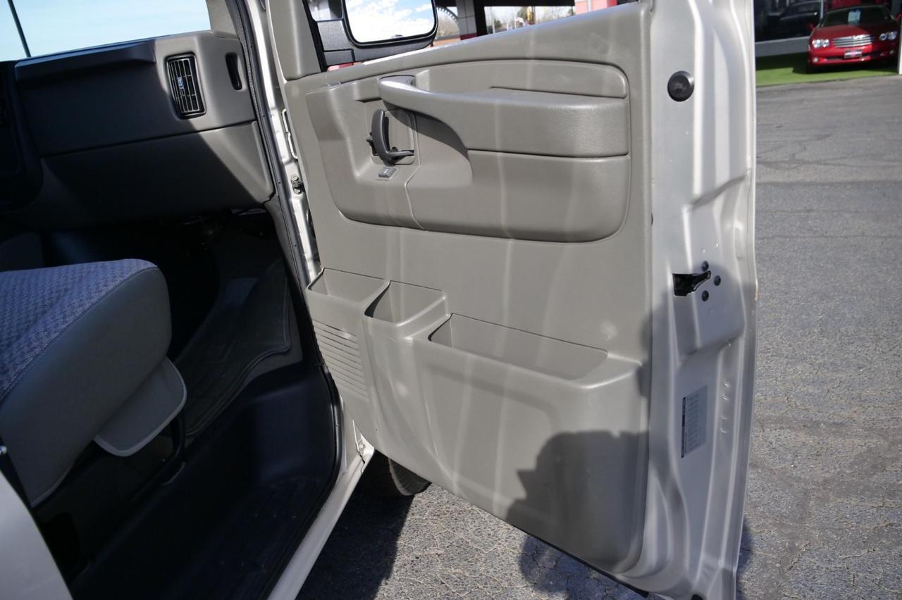 2007 GMC Savana 1500 Passenger Van AWD / 5.3L V8 / Rear AC! Lincolnton NC