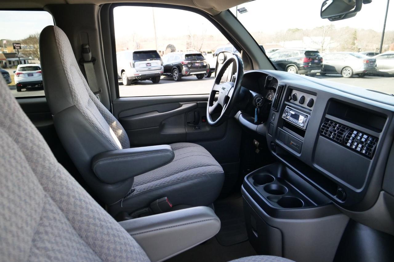 2007 GMC Savana 1500 Passenger Van AWD / 5.3L V8 / Rear AC! Lincolnton NC