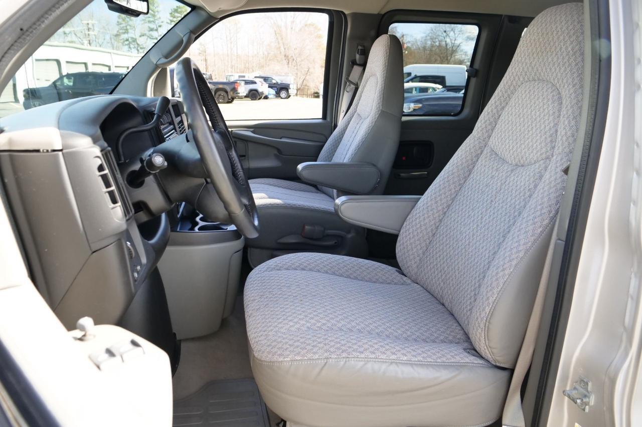 2007 GMC Savana 1500 Passenger Van AWD / 5.3L V8 / Rear AC! Lincolnton NC