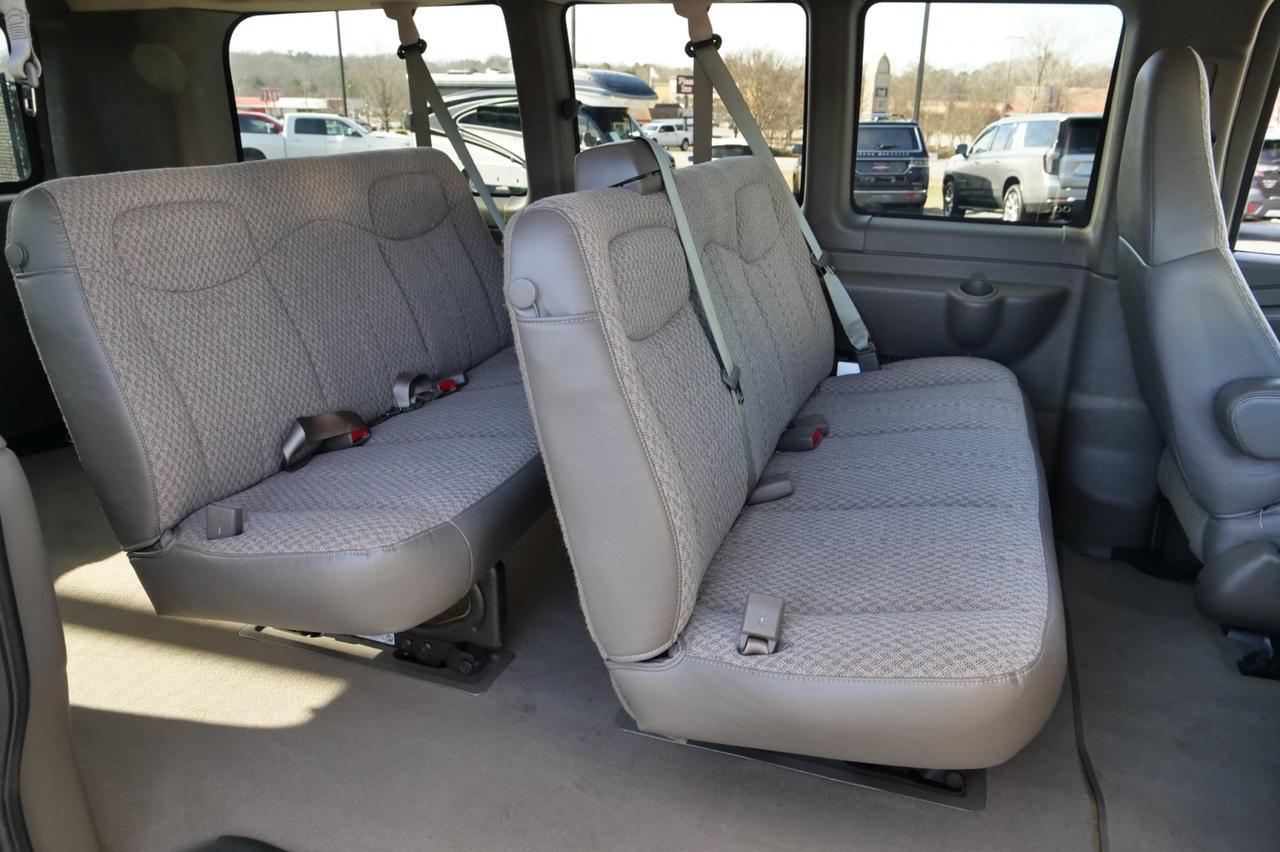 2007 GMC Savana 1500 Passenger Van AWD / 5.3L V8 / Rear AC! Lincolnton NC