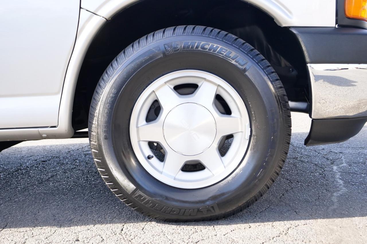 2007 GMC Savana 1500 Passenger Van AWD / 5.3L V8 / Rear AC! Lincolnton NC