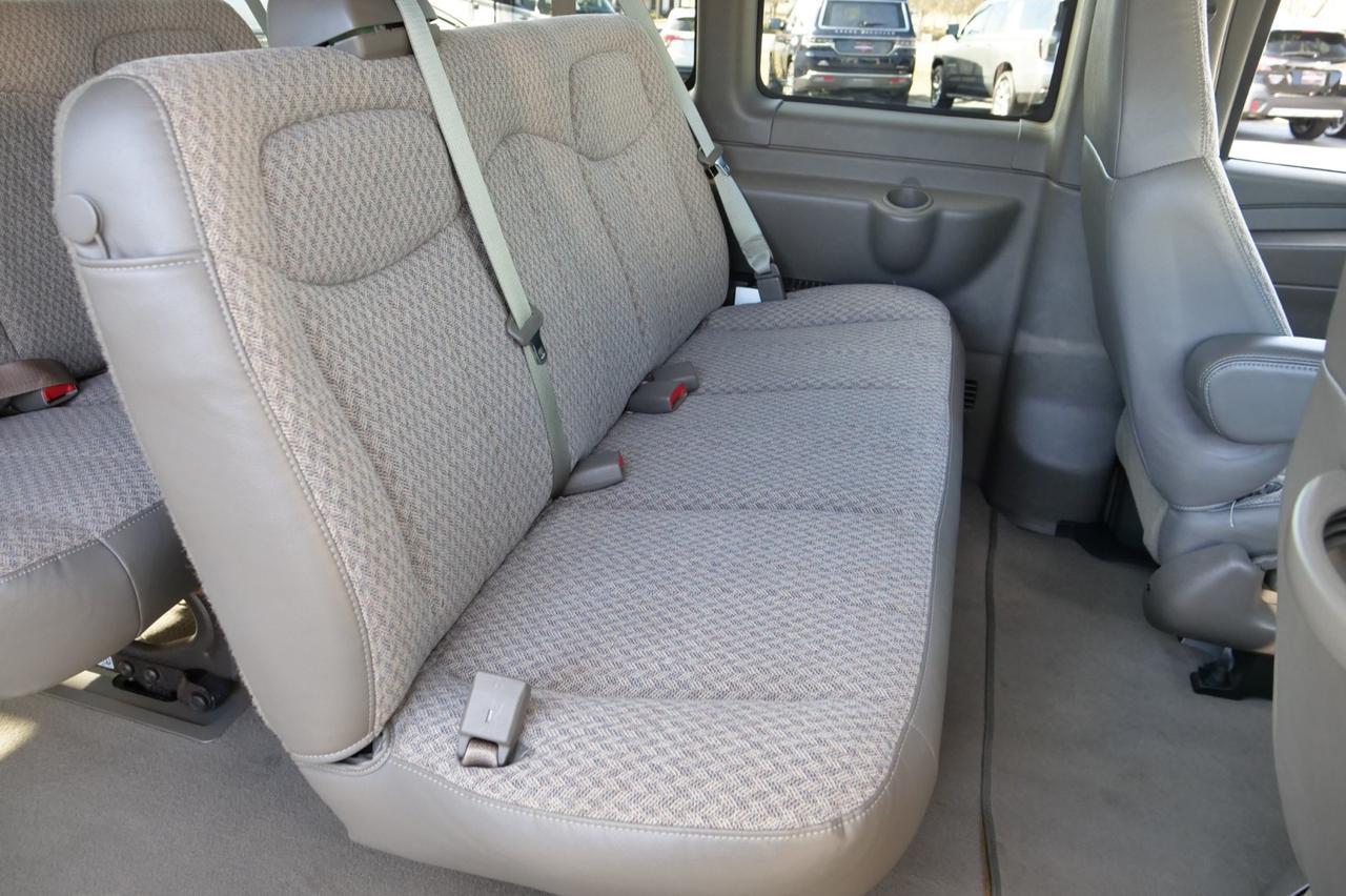 2007 GMC Savana 1500 Passenger Van AWD / 5.3L V8 / Rear AC! Lincolnton NC