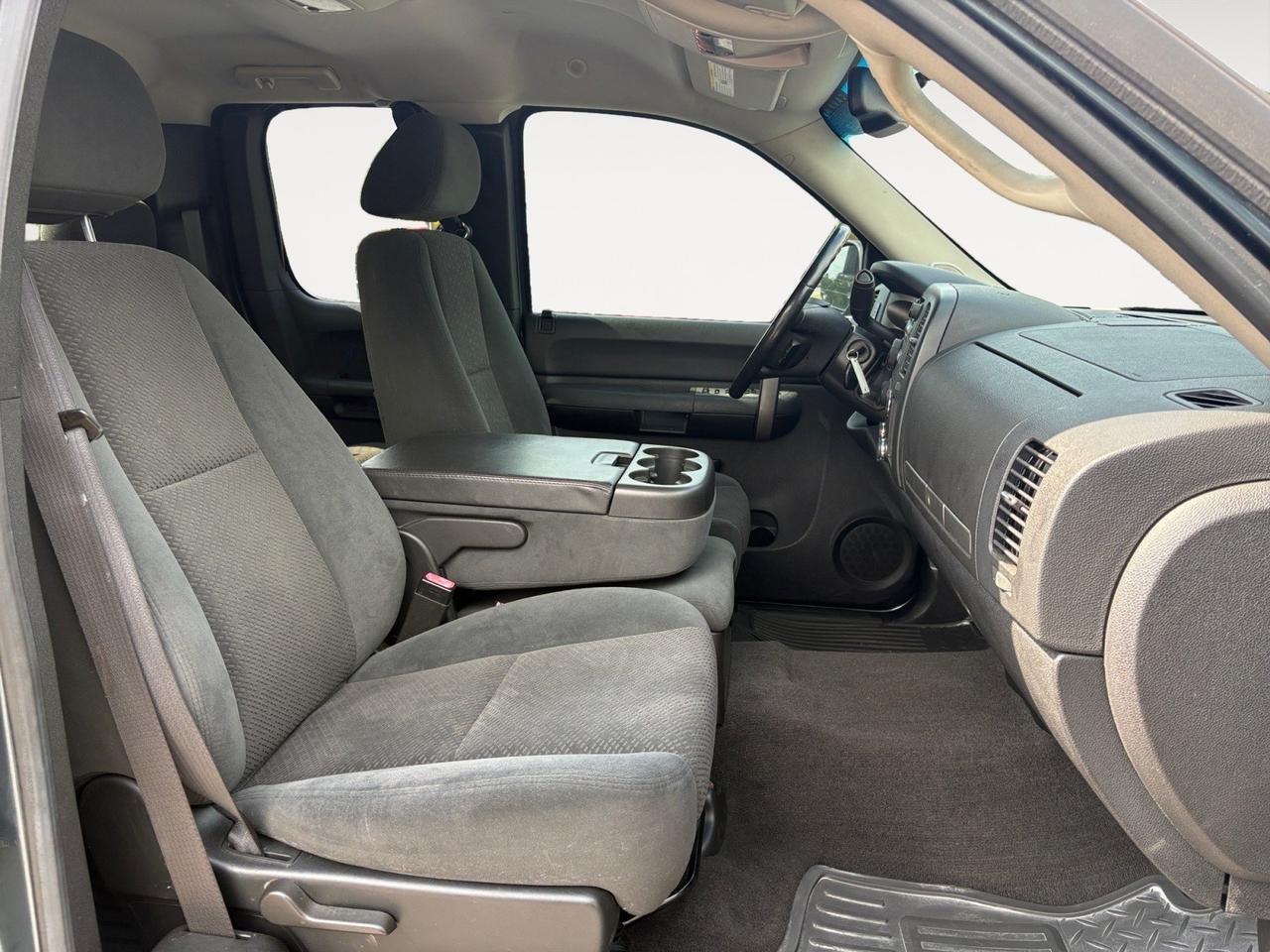 2007 GMC Sierra 1500 SLE1, POWER DRIVER SEATS, USB/AUX PORT, TOW PACKAGE, POWER FOLDING MIRRORS, TINTED WINDOWS, BED LINER, LOW MILES, CLEAN CARFAX, THIS TRUCK IS LIKE BRAND NEW! Virginia Beach VA