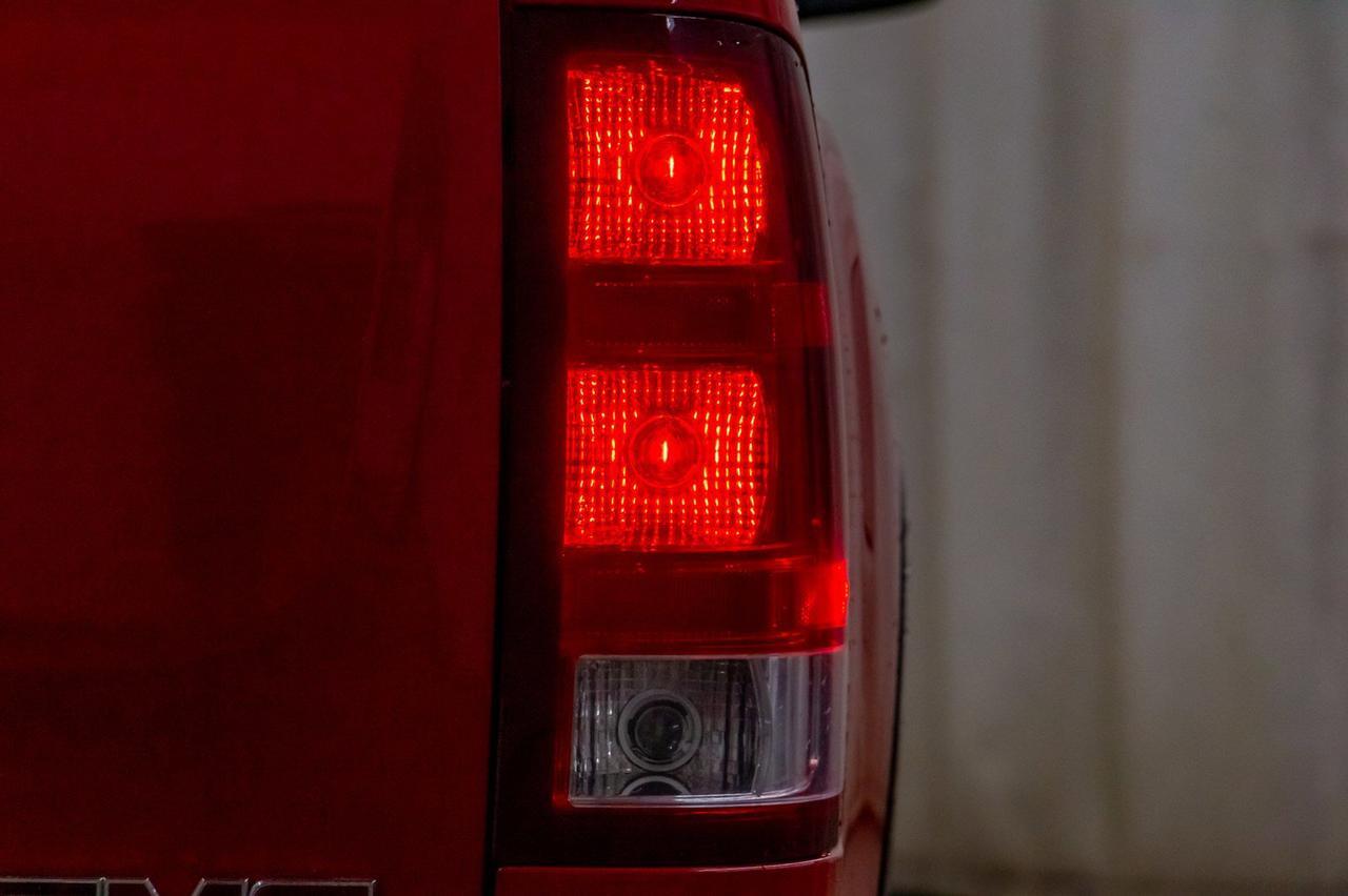 2007 GMC Sierra 2500HD 4x4 Ext. Cab SLT Diesel Leather Red Deer AB