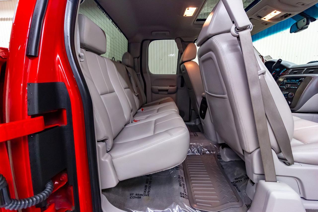 2007 GMC Sierra 2500HD 4x4 Ext. Cab SLT Diesel Leather Red Deer AB