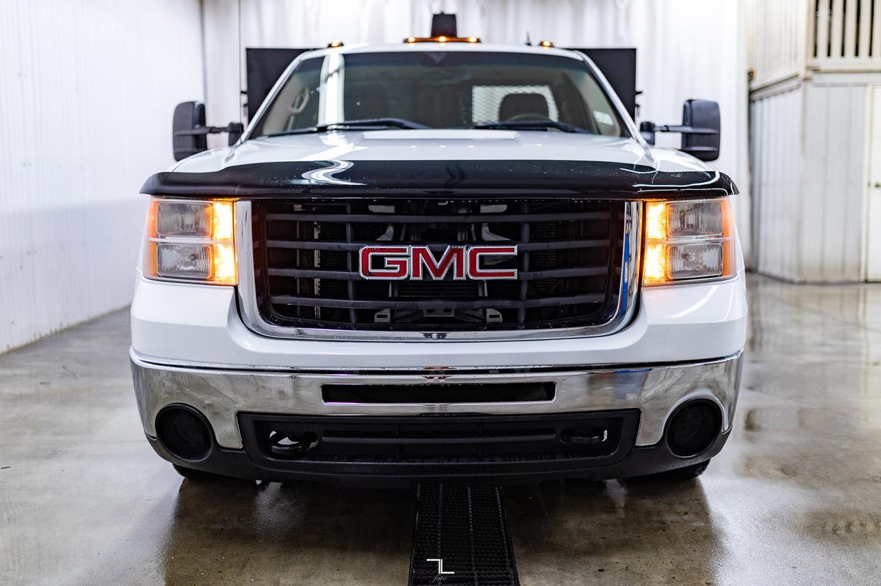 2007 GMC Sierra 3500HD 4x4 Reg Cab SLE 12 Ft Dump Deck Red Deer AB