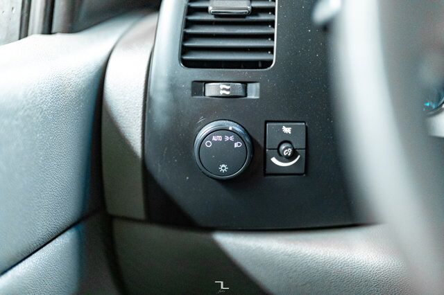 2007 GMC Sierra 3500HD 4x4 Reg Cab SLE 12 Ft Dump Deck Red Deer AB