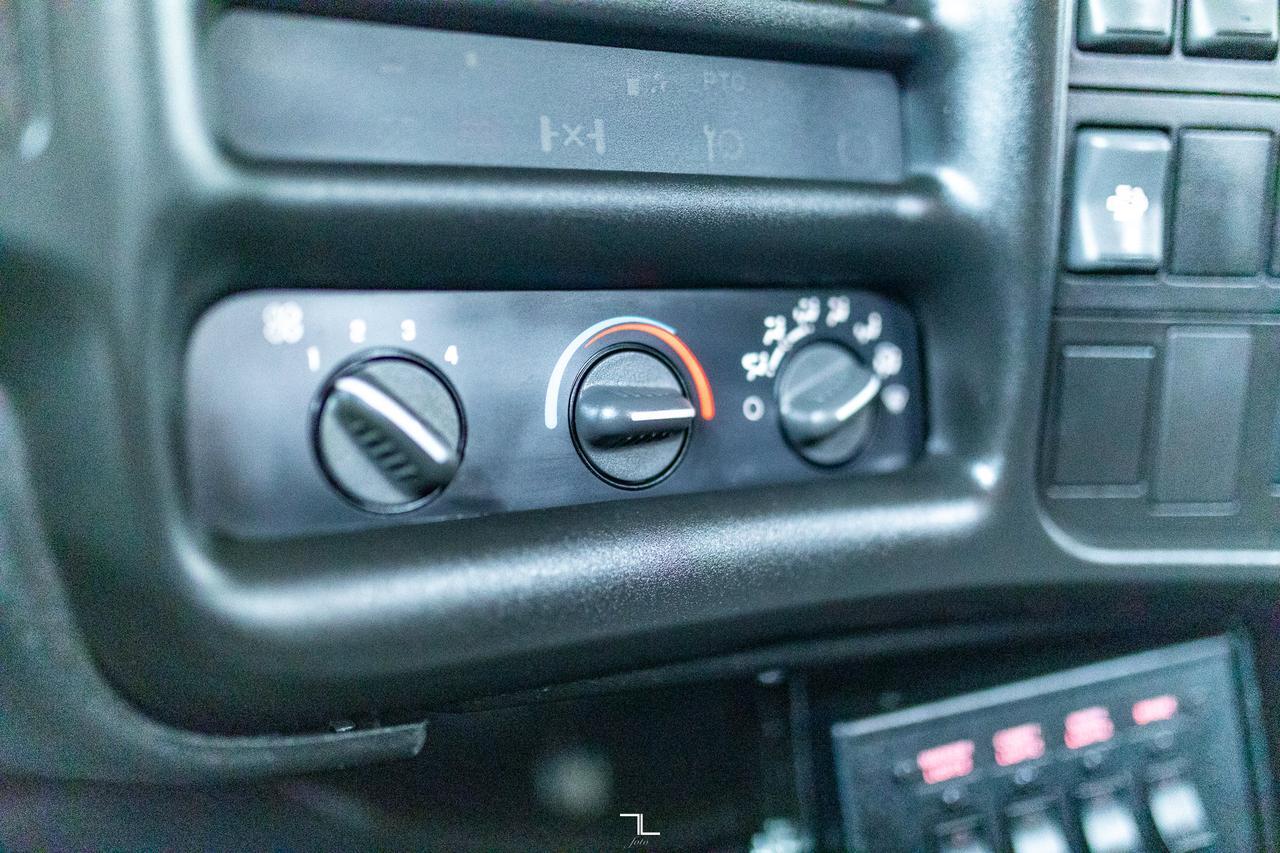 2007 GMC TC5500 4x4 Reg Cab Picker Deck Diesel Red Deer AB