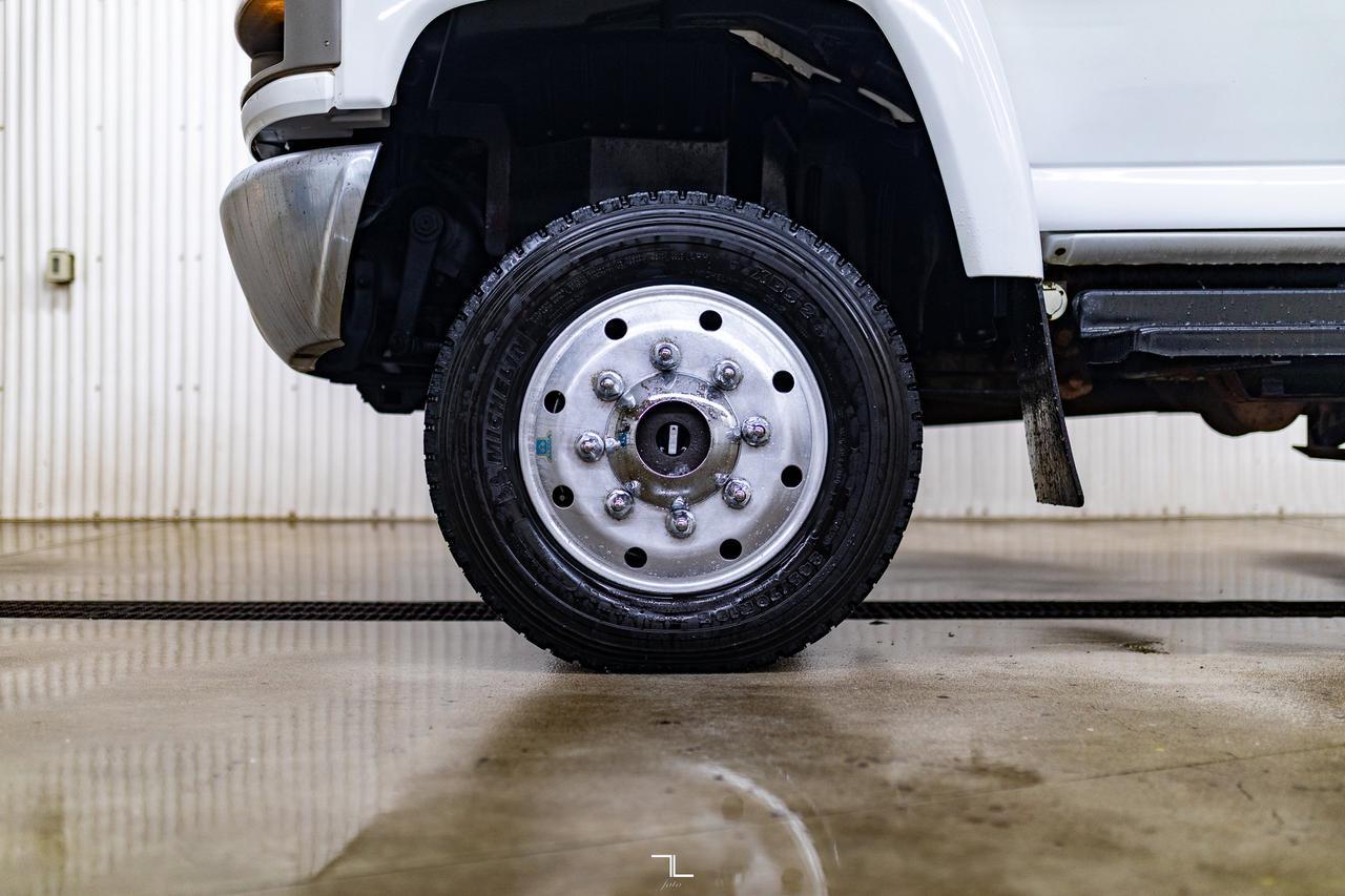 2007 GMC TC5500 4x4 Reg Cab Picker Deck Diesel Red Deer AB