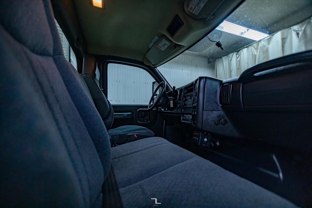 2007 GMC TC5500 4x4 Reg Cab Picker Deck Diesel Red Deer AB