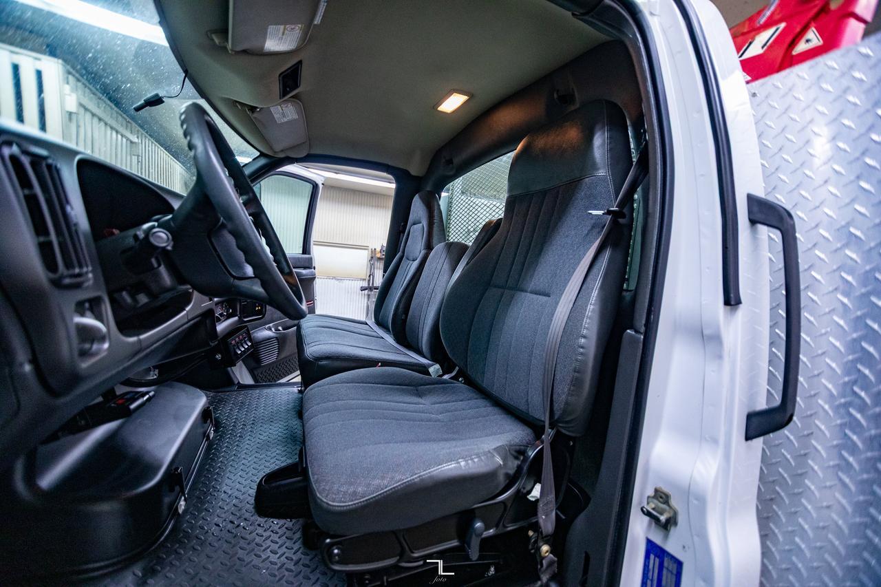 2007 GMC TC5500 4x4 Reg Cab Picker Deck Diesel Red Deer AB