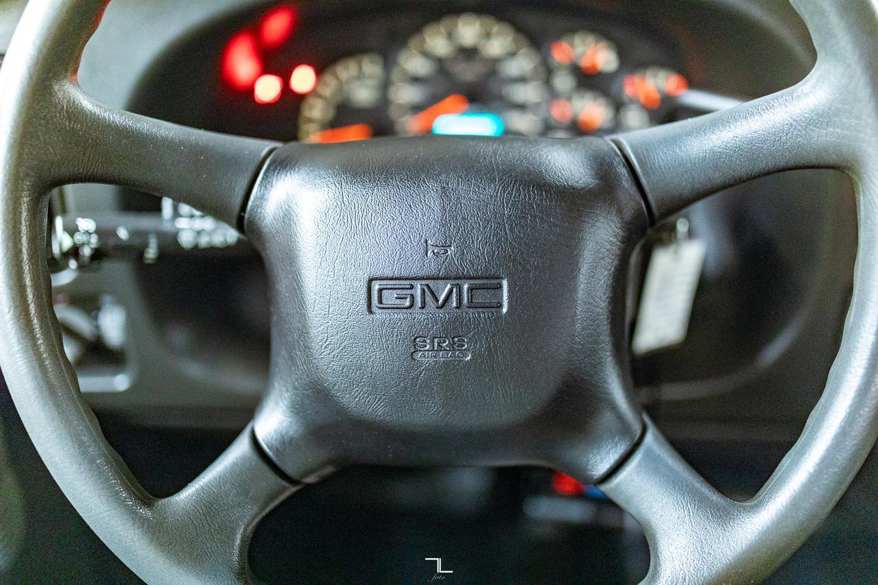 2007 GMC TC5500 4x4 Reg Cab Picker Deck Diesel Red Deer AB