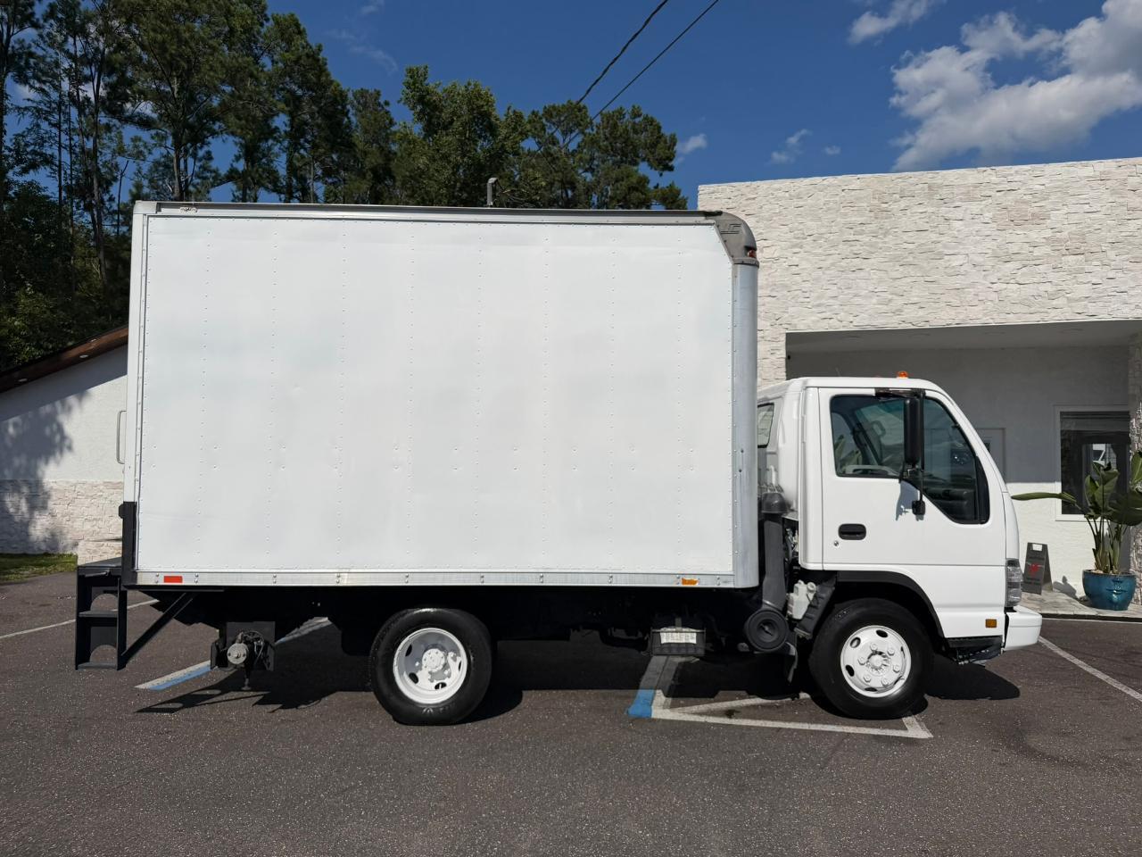 2007 GMC W3S042 W3500 GAS REG 109" WB 12000 GVWR AT IBT PWL Jacksonville FL