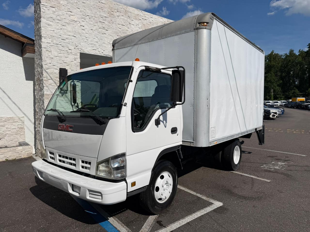 2007 GMC W3S042 W3500 GAS REG 109" WB 12000 GVWR AT IBT PWL