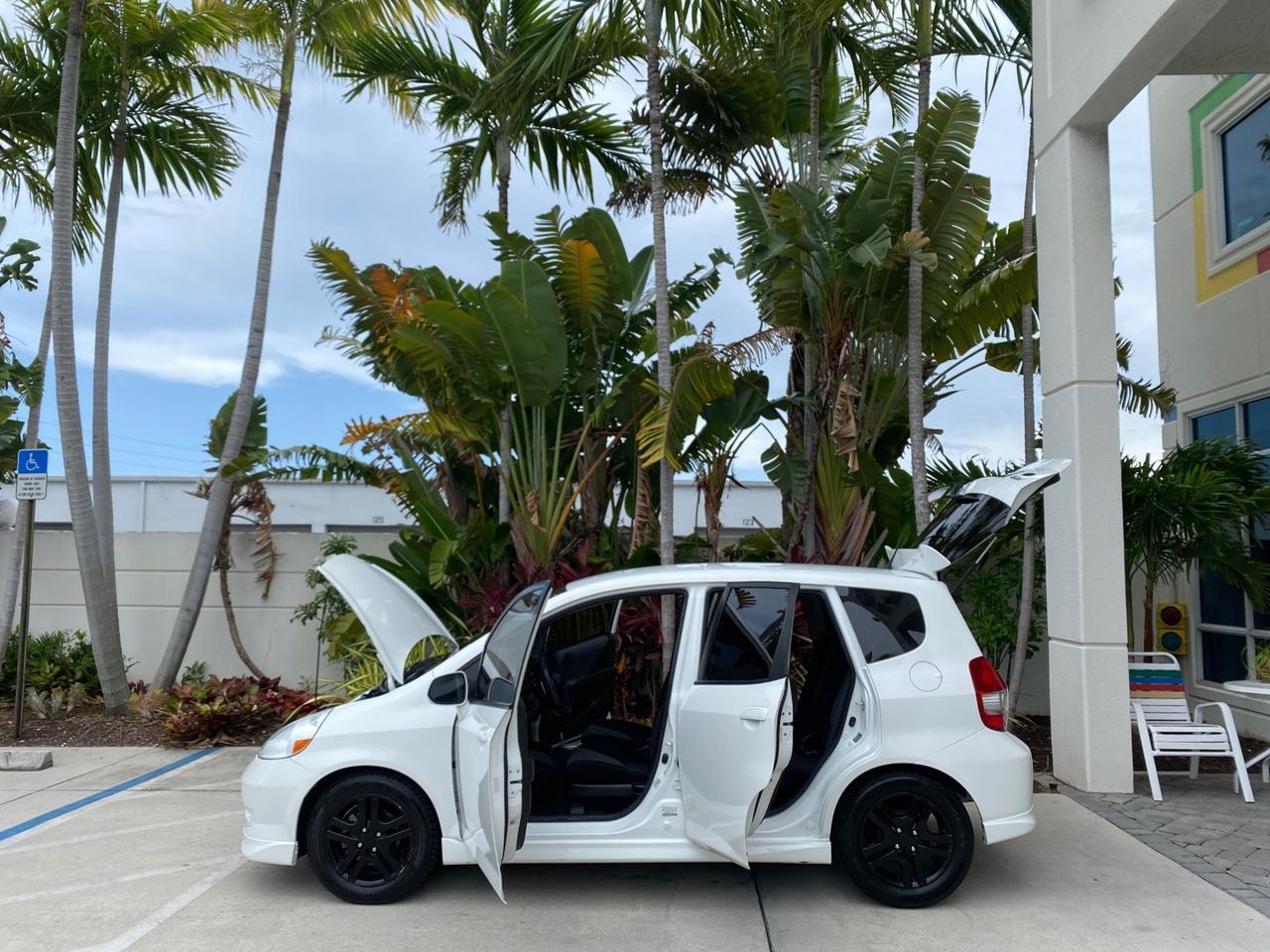 2007 Honda Fit 37 MPG AUTO AC Sport LOW MILES 40,042 Pompano Beach FL