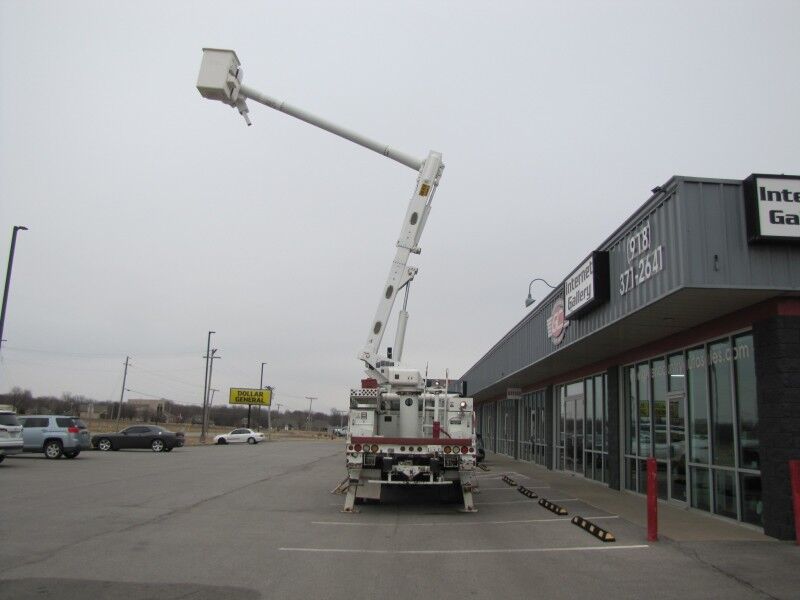 2007 INTERNATIONAL 4300 Bucket Truck Collinsville OK