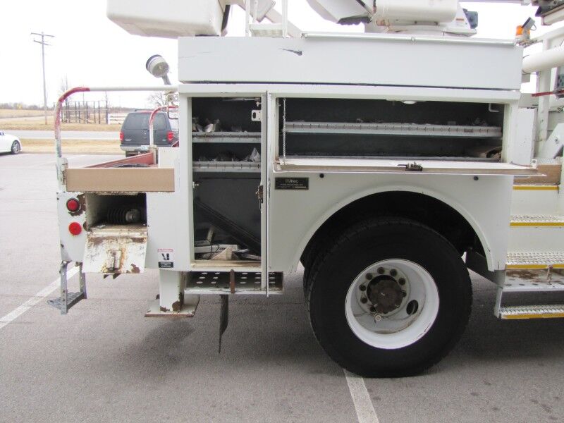 2007 INTERNATIONAL 4300 Bucket Truck Collinsville OK