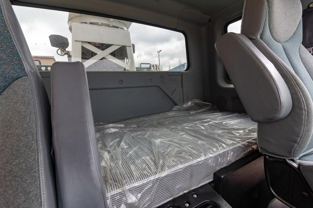 2007 International 7500 HT570 Pitman 8 Ton Crane Red Deer AB