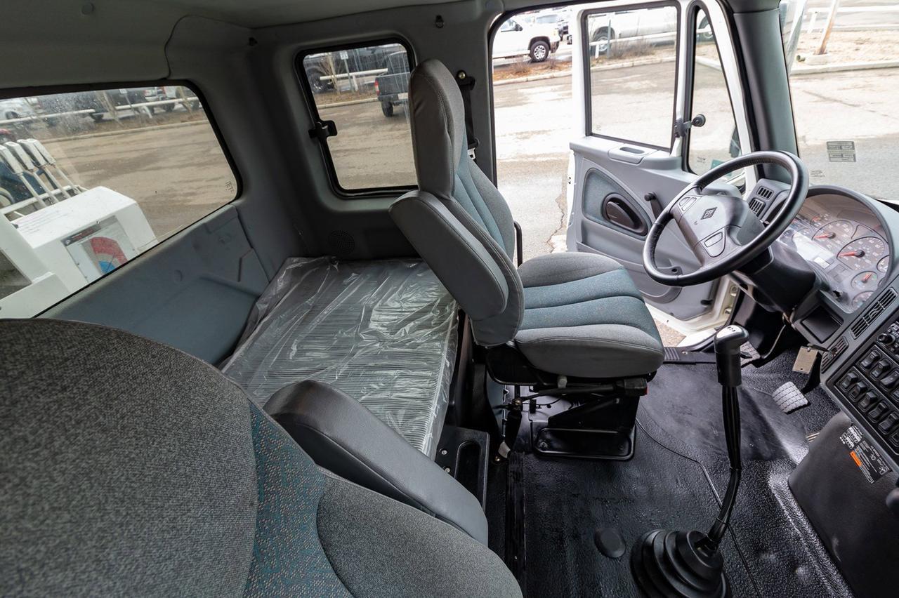 2007 International 7500 HT570 Pitman 8 Ton Crane Red Deer AB