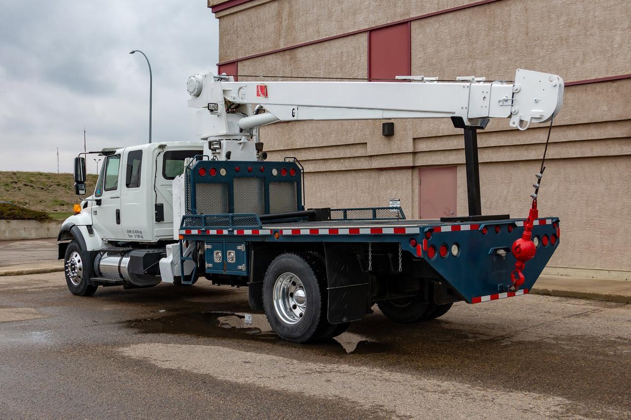 2007 International 7500 HT570 Pitman 8 Ton Crane Red Deer AB