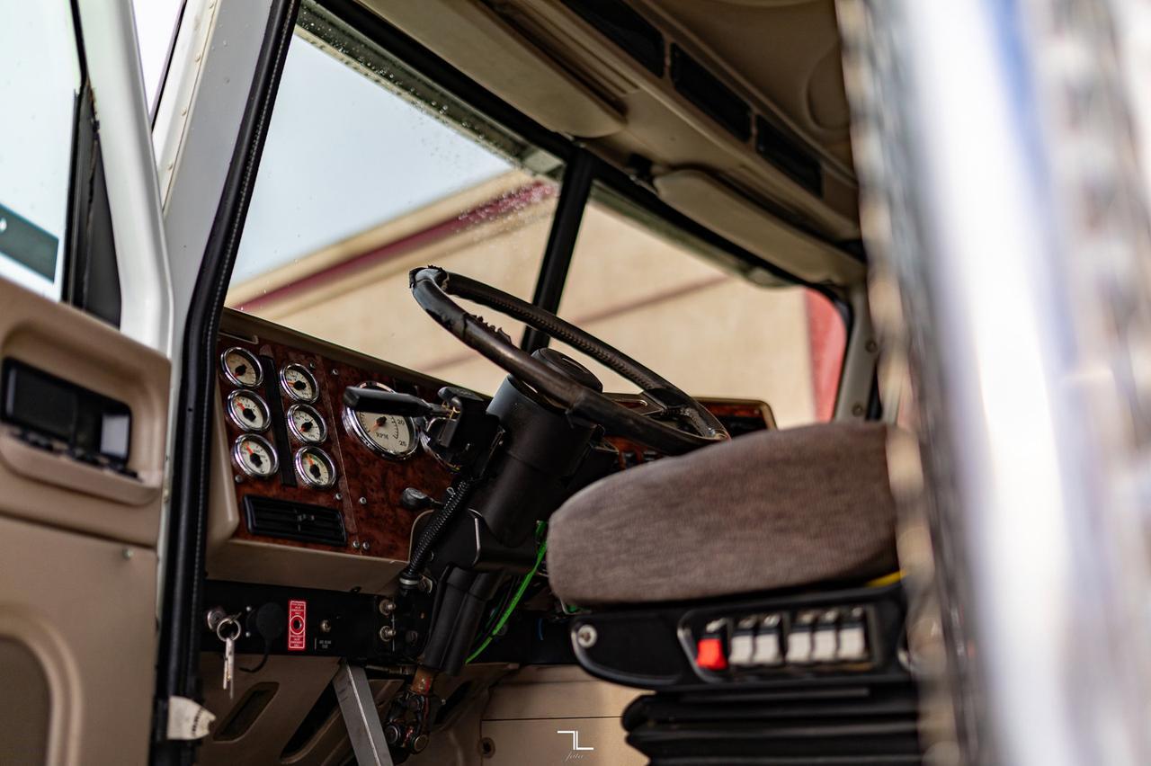 2007 International 9900i Daycab Truck Tractor Heavy Spec Diesel Red Deer AB