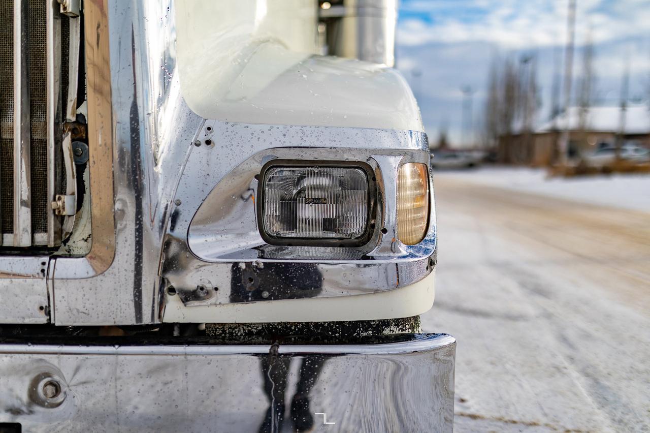 2007 International 9900i Daycab Truck Tractor Heavy Spec Diesel Red Deer AB