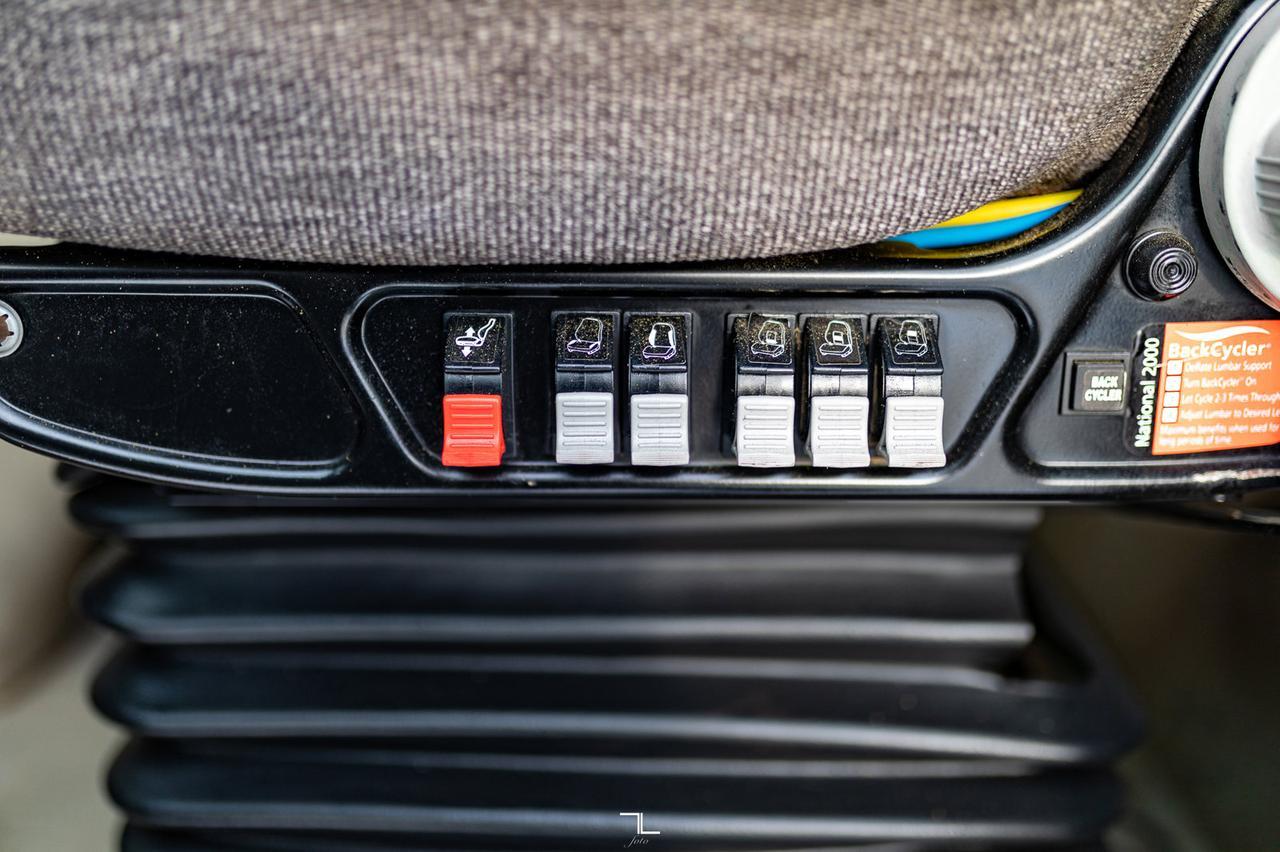 2007 International 9900i Daycab Truck Tractor Heavy Spec Diesel Red Deer AB