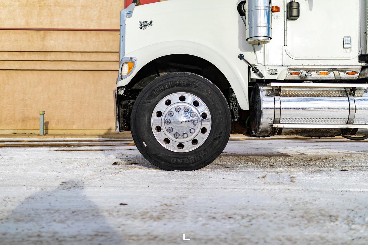 2007 International 9900i Daycab Truck Tractor Heavy Spec Diesel Red Deer AB