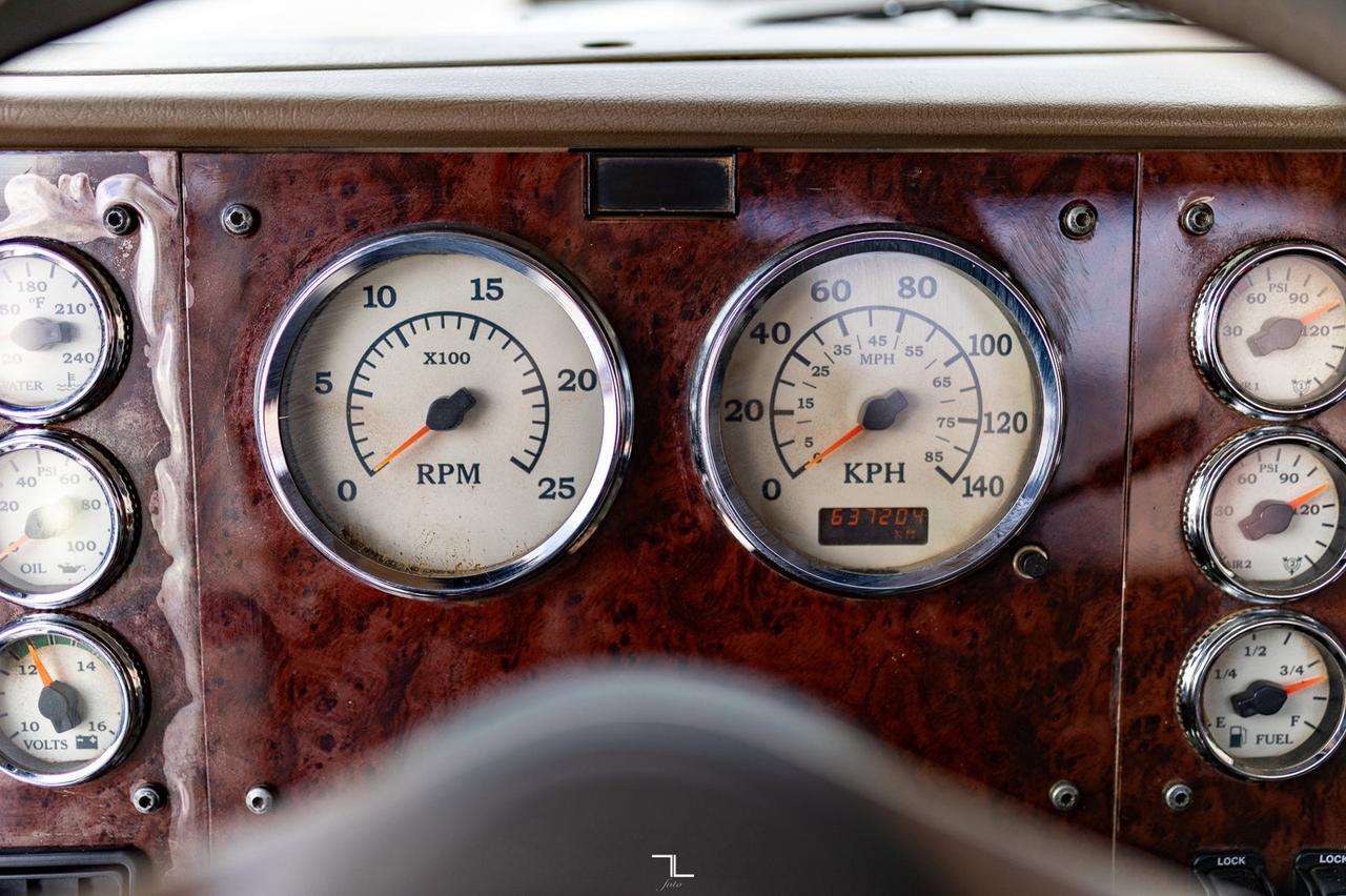 2007 International 9900i Daycab Truck Tractor Heavy Spec Diesel Red Deer AB