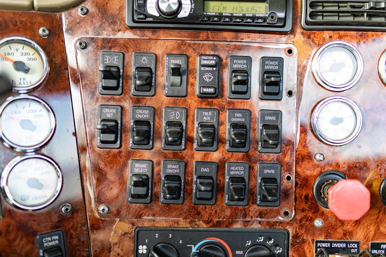 2007 International 9900i Daycab Truck Tractor Heavy Spec Diesel Red Deer AB