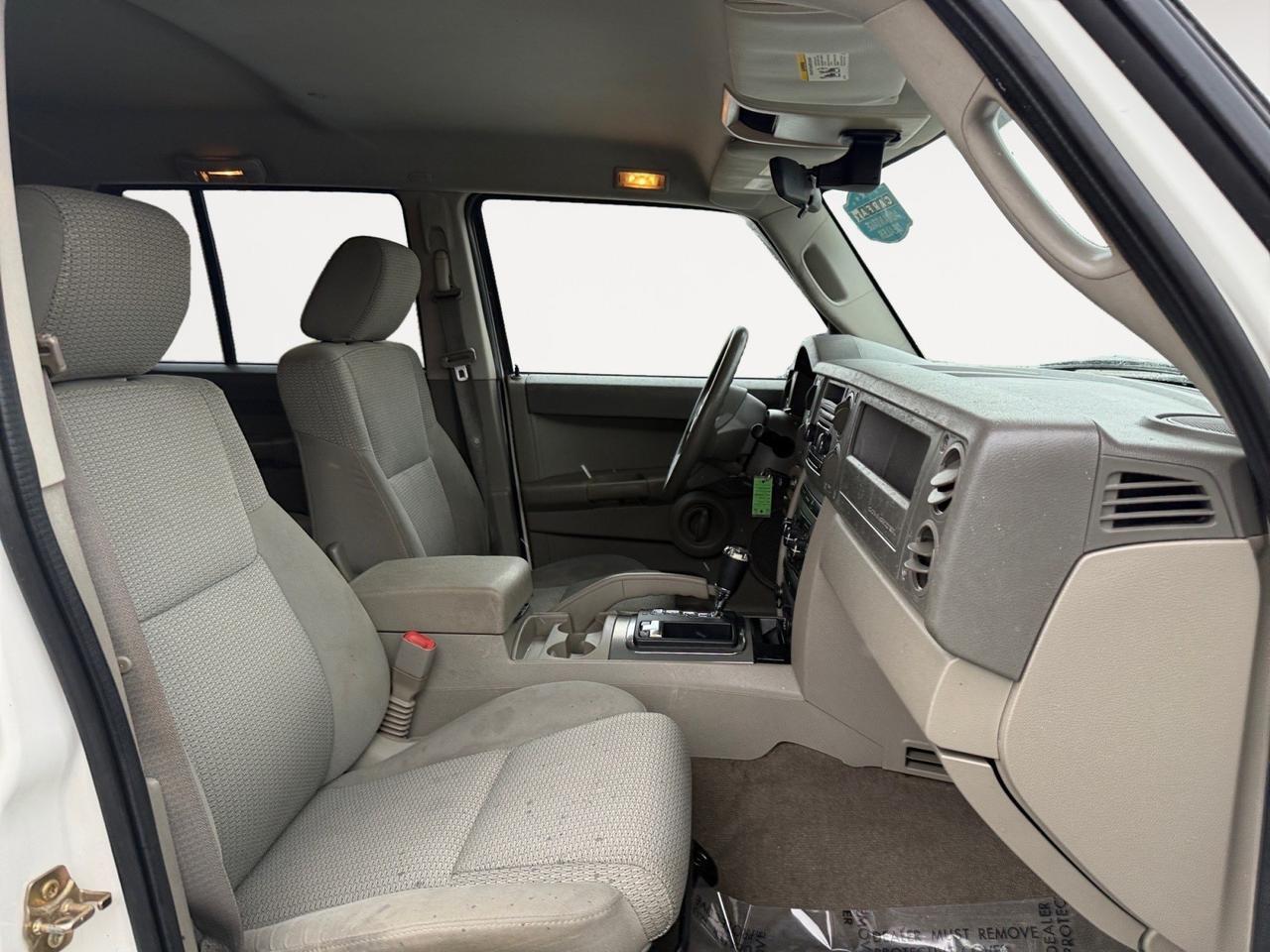 2007 Jeep Commander Sport, 3RD ROW, TOW PACKAGE, FOLD AWAY MIRRORS, HEATED MIRRORS, POWER MIRRORS, TINTED GLASS, AUX, CD PLAYER, FLOOR MATS, LOW MILES, THIS JEEP IS READY FOR ITS NECT ADVENTURE! Norfolk VA