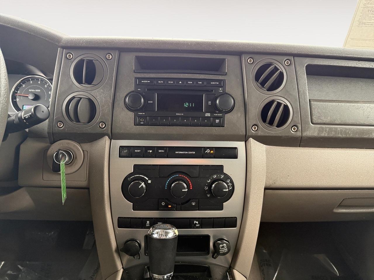 2007 Jeep Commander Sport, 3RD ROW, TOW PACKAGE, FOLD AWAY MIRRORS, HEATED MIRRORS, POWER MIRRORS, TINTED GLASS, AUX, CD PLAYER, FLOOR MATS, LOW MILES, THIS JEEP IS READY FOR ITS NECT ADVENTURE! Norfolk VA