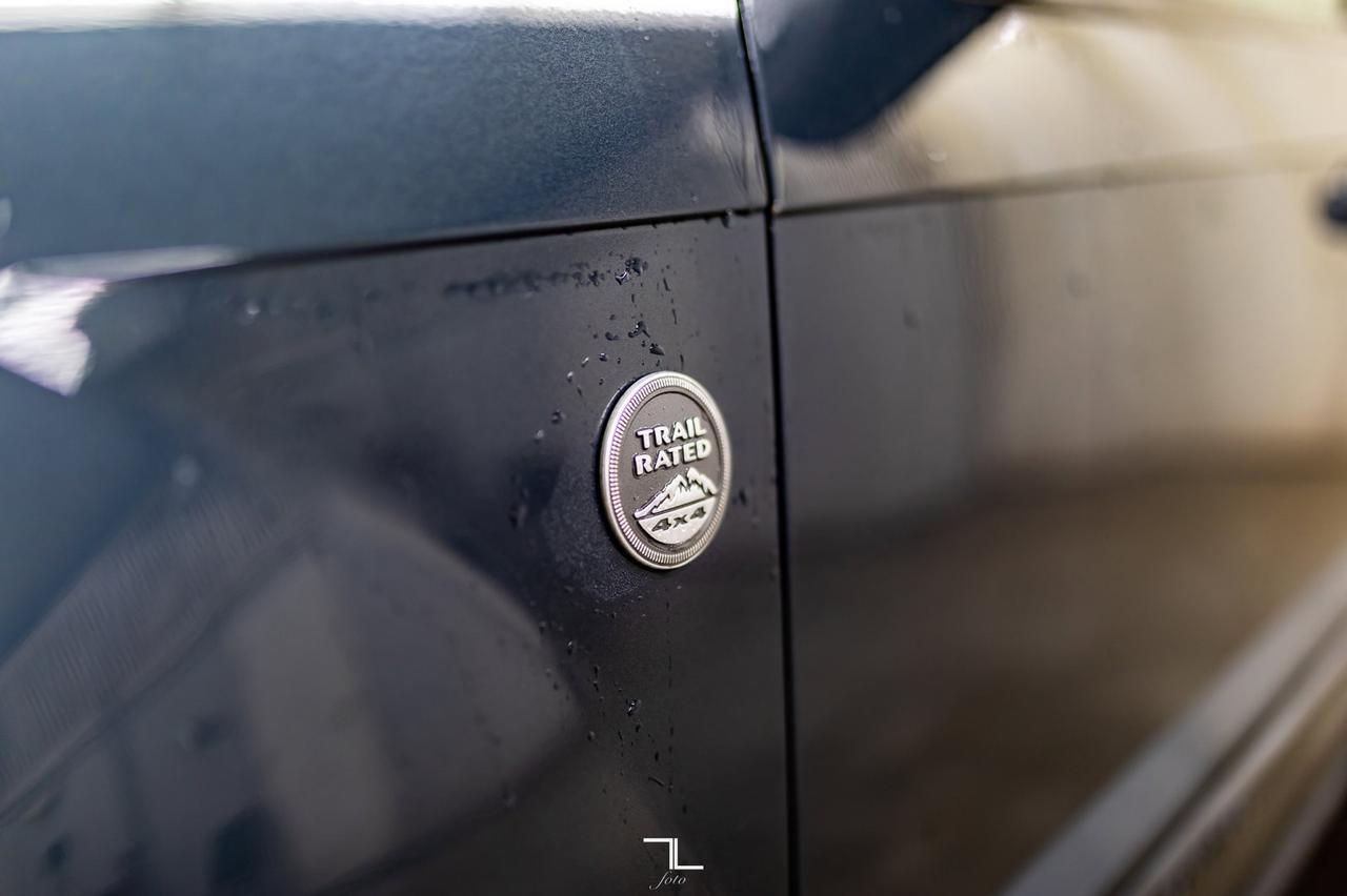 2007 Jeep Grand Cherokee 4x4 Overland Leather Roof Diesel Red Deer AB