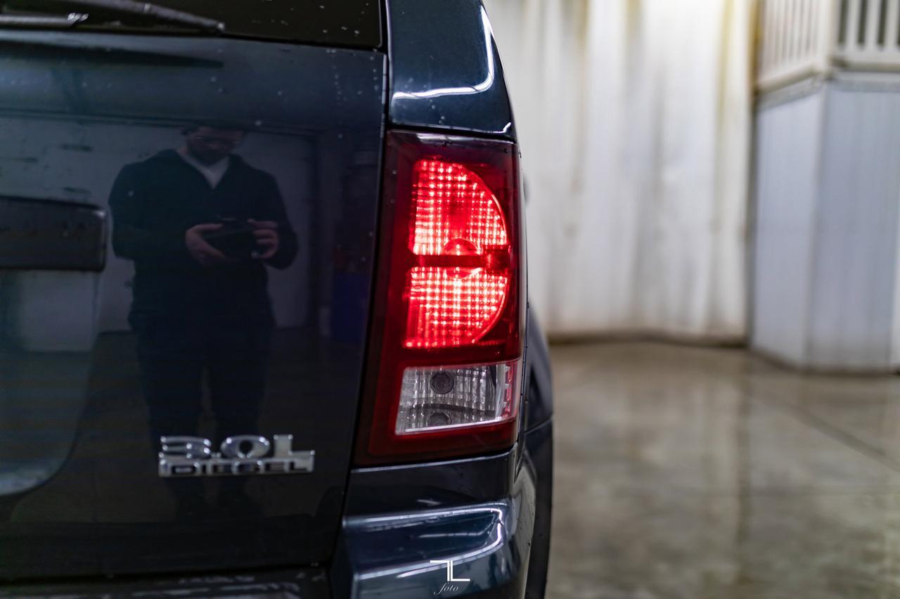 2007 Jeep Grand Cherokee 4x4 Overland Leather Roof Diesel Red Deer AB