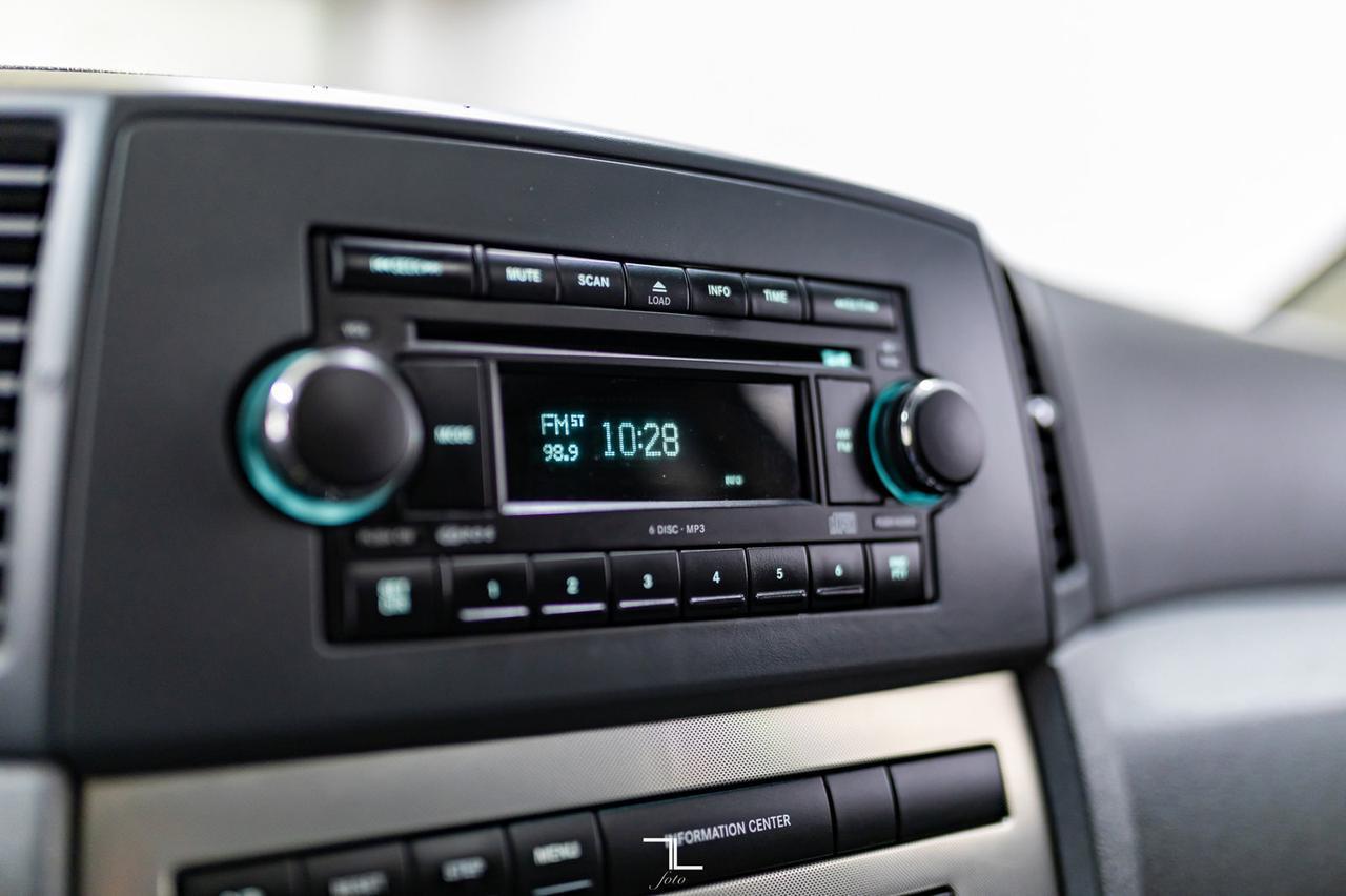 2007 Jeep Grand Cherokee 4x4 Overland Leather Roof Diesel Red Deer AB