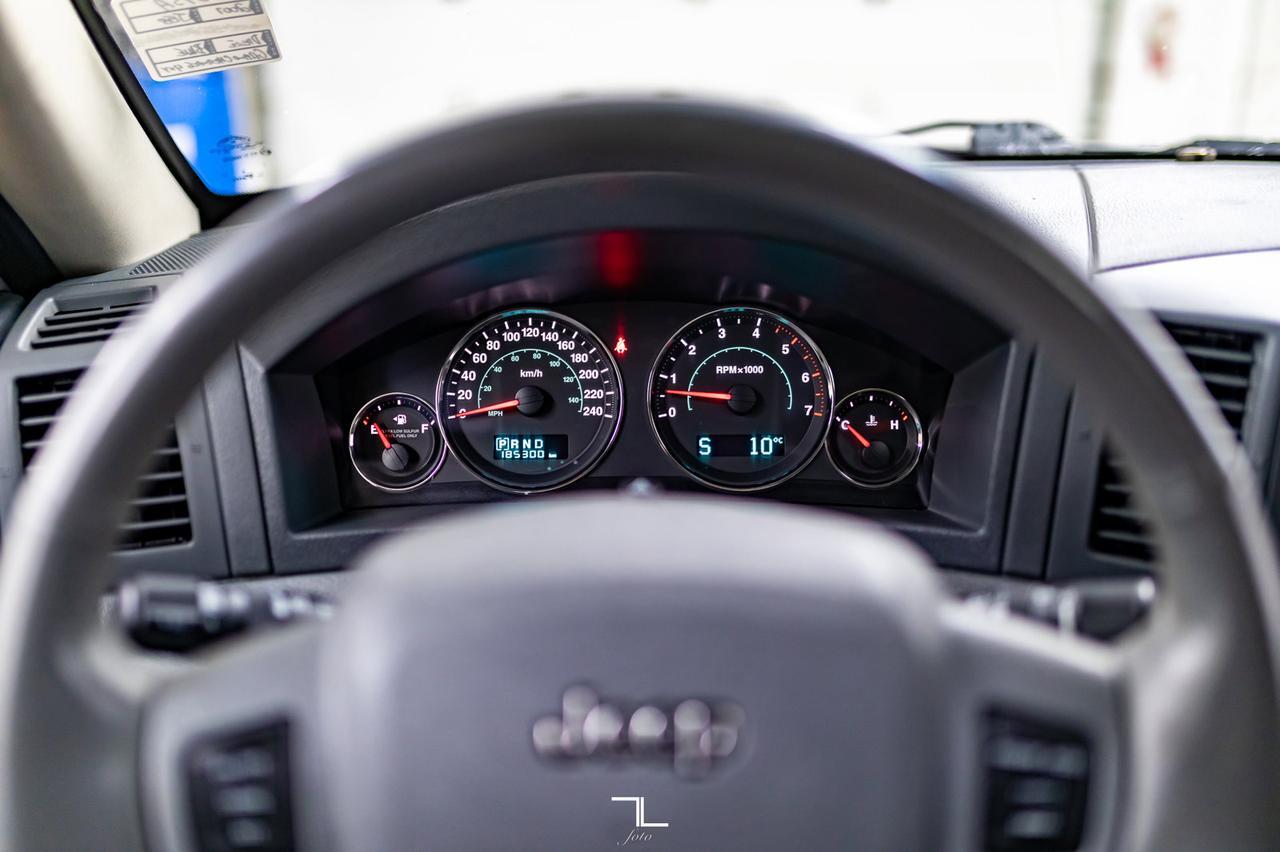 2007 Jeep Grand Cherokee 4x4 Overland Leather Roof Diesel Red Deer AB