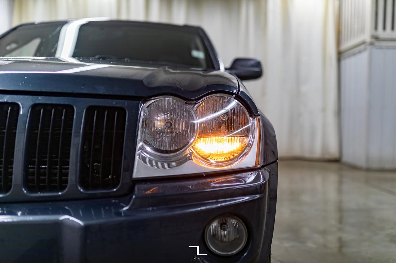 2007 Jeep Grand Cherokee 4x4 Overland Leather Roof Diesel Red Deer AB